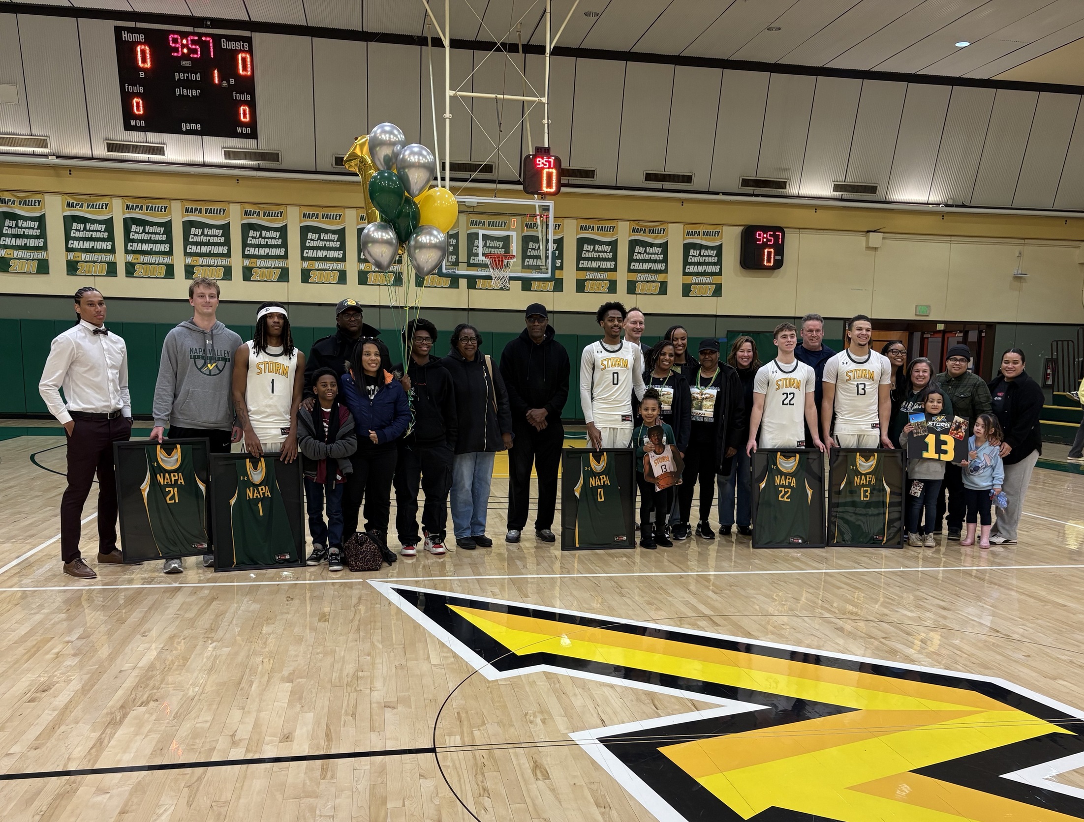 McCoy&rsquo;s dramatic game-winner lifts NVC men&rsquo;s basketball on &lsquo;Sophomore Night&rsquo;